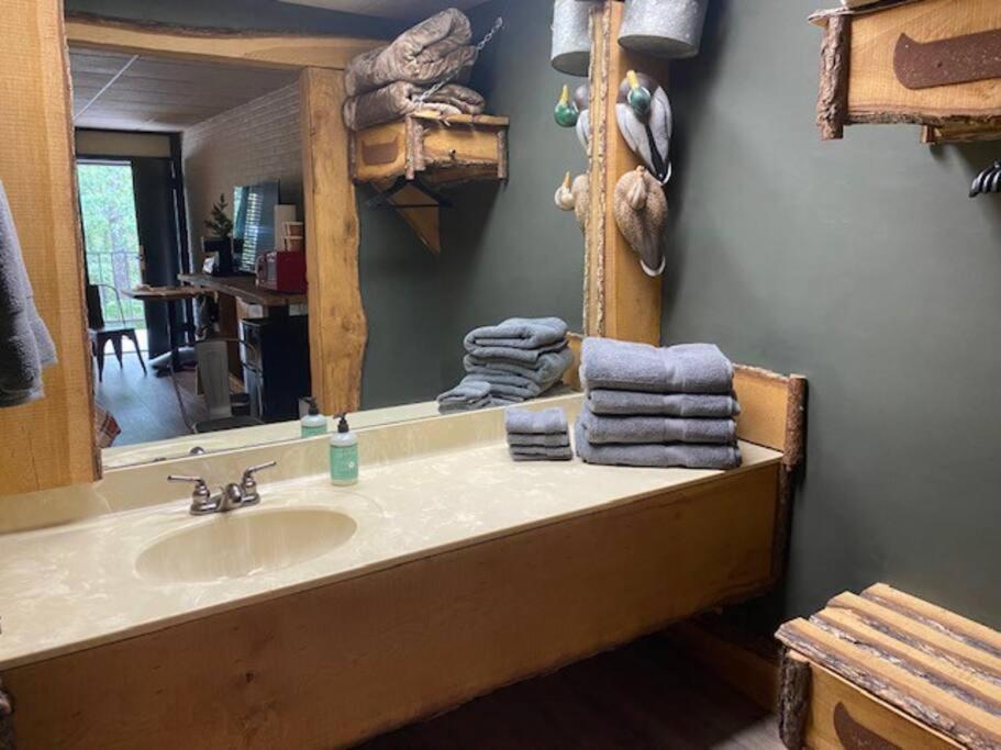 Stonegate Lodge 2 Queen Beds Wifi 50In Roku Tv Salt Water Pool Room #105 尤里卡斯普林斯 外观 照片