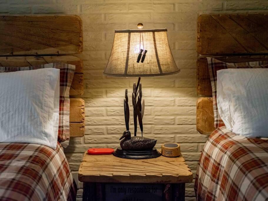 Stonegate Lodge 2 Queen Beds Wifi 50In Roku Tv Salt Water Pool Room #105 尤里卡斯普林斯 外观 照片