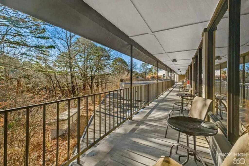 Stonegate Lodge 2 Queen Beds Wifi 50In Roku Tv Salt Water Pool Room #105 尤里卡斯普林斯 外观 照片